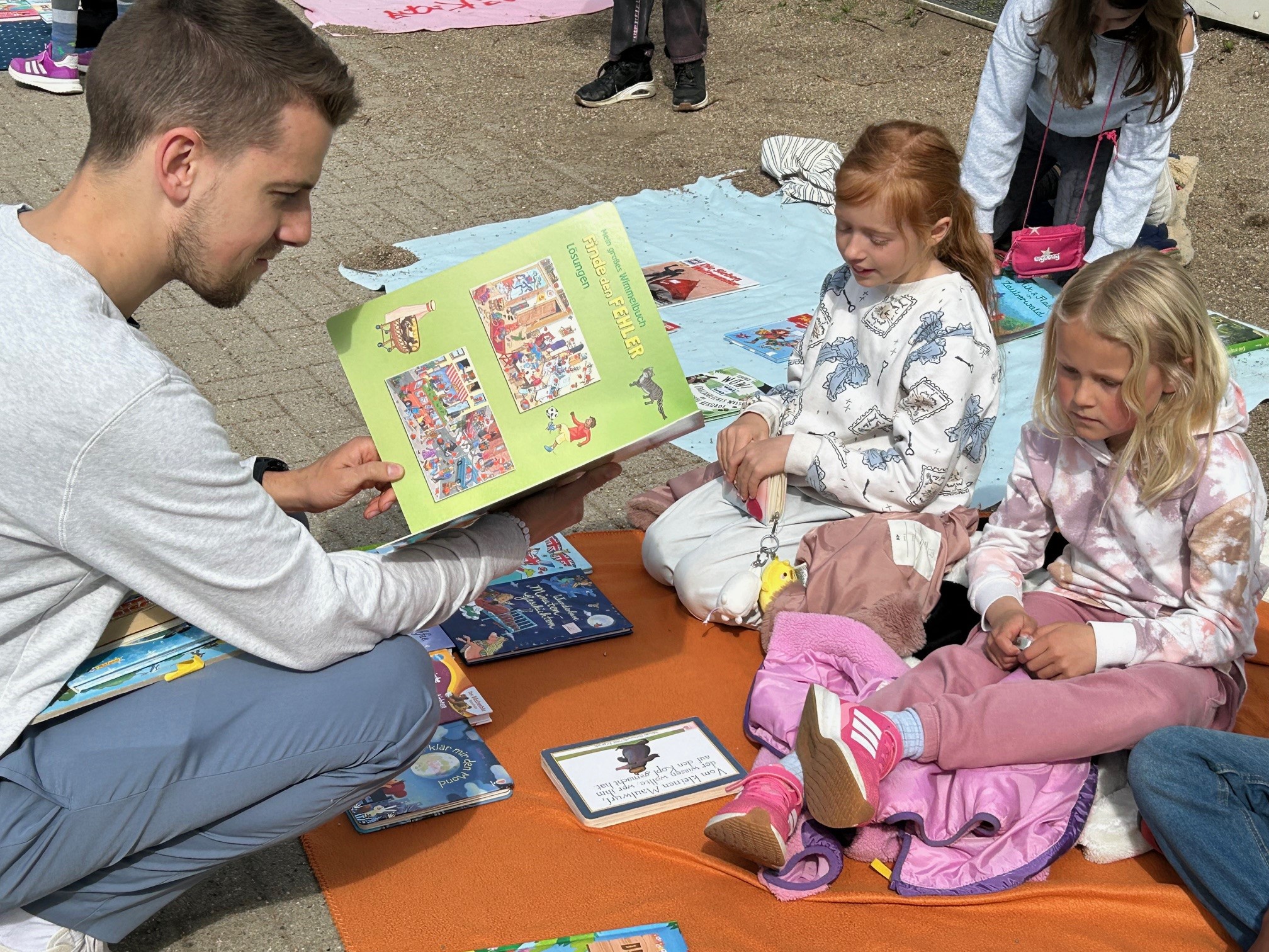 Bücherflohmarkt 1